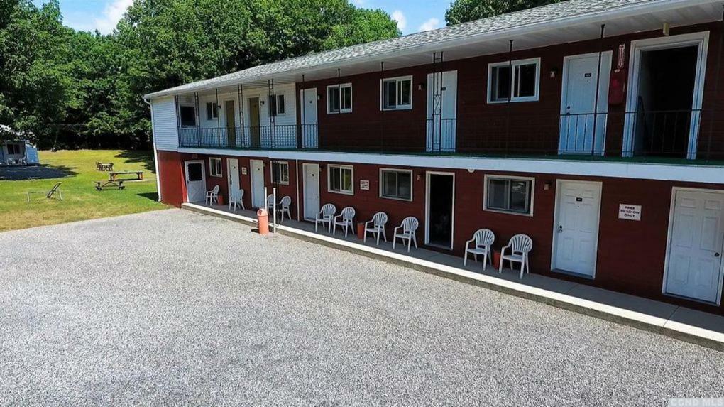 Red Ranch Inn Катскилл Экстерьер фото